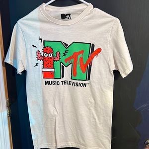 graphic tee s worn once